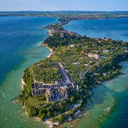 Vista E Piscina - Di Design A Desenzano Apartamento *