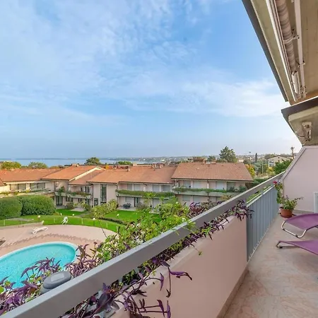 Apartamento Vista E Piscina - Di Design A Desenzano *