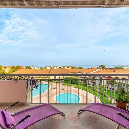 Vista E Piscina - Di Design A Desenzano *