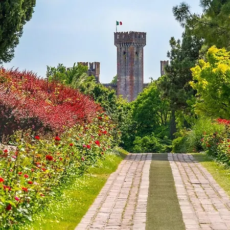 Apartamento Vista E Piscina - Di Design A Desenzano