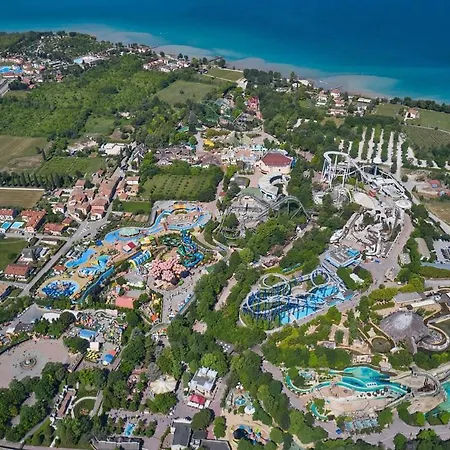 Vista E Piscina - Di Design A Desenzano *