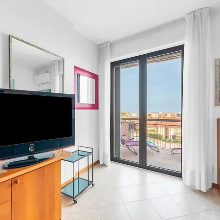 Lägenhet Vista E Piscina - Di Design A Desenzano