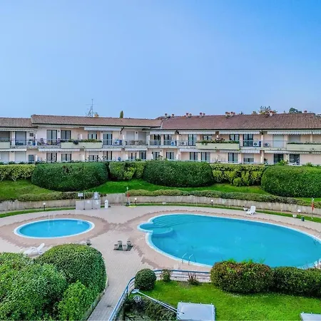 Vista E Piscina - Di Design A Desenzano